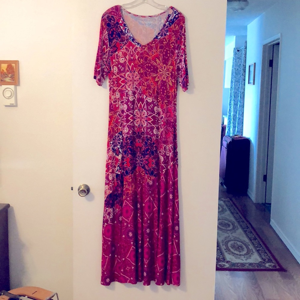 Soft surroundings stretch knit with V-neckline.